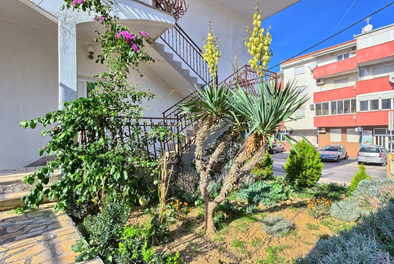 Apartments Milenka Trogir Exterior photo