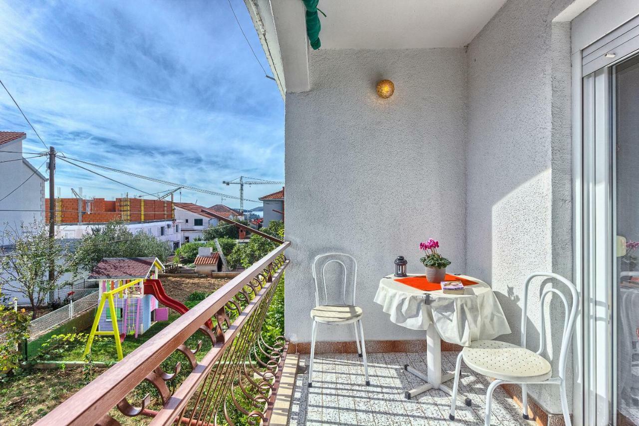 Apartments Milenka Trogir Exterior photo