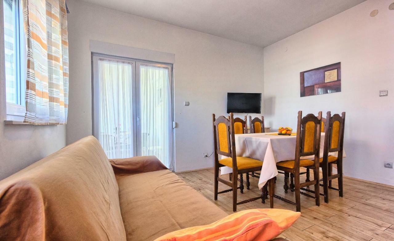 Apartments Milenka Trogir Exterior photo